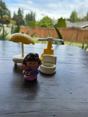 Fisher-Price Little People Sarah Lynn 1998 and umbrella chair and airplane